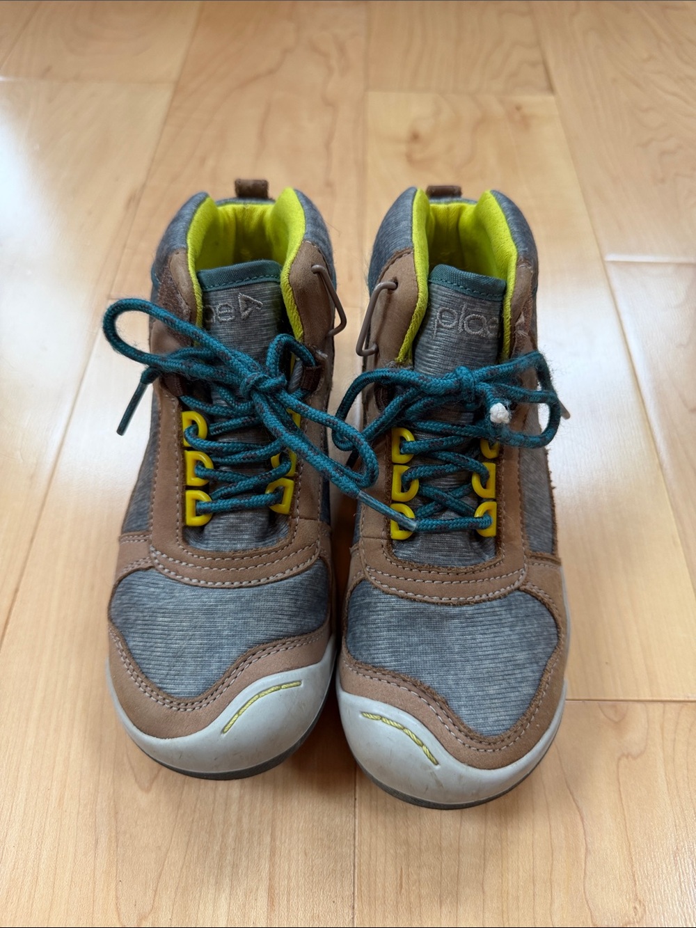 Plae Kids Brown & Gray High-Top Sneakers with neon yellow size 12 or EU 29